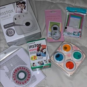 Fugifilm instax mini 9. White.